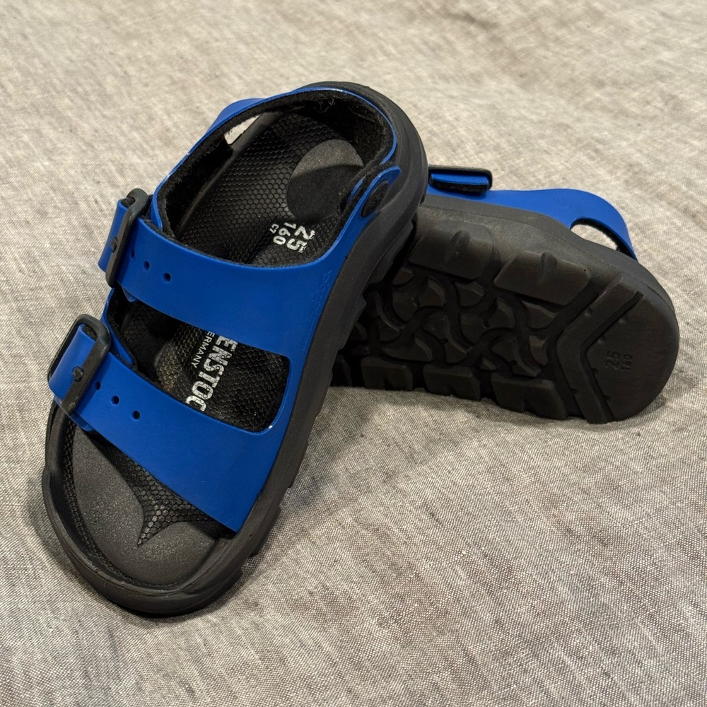 Little kids Birkenstock Mogami sandals